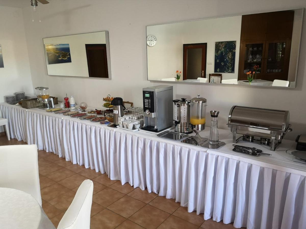 Bed & Breakfast Anita Medulin Buitenkant foto
