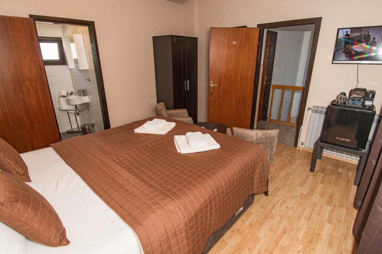 Bed & Breakfast Anita Medulin Buitenkant foto